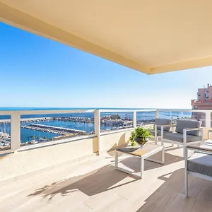 Pyr Aparthotel