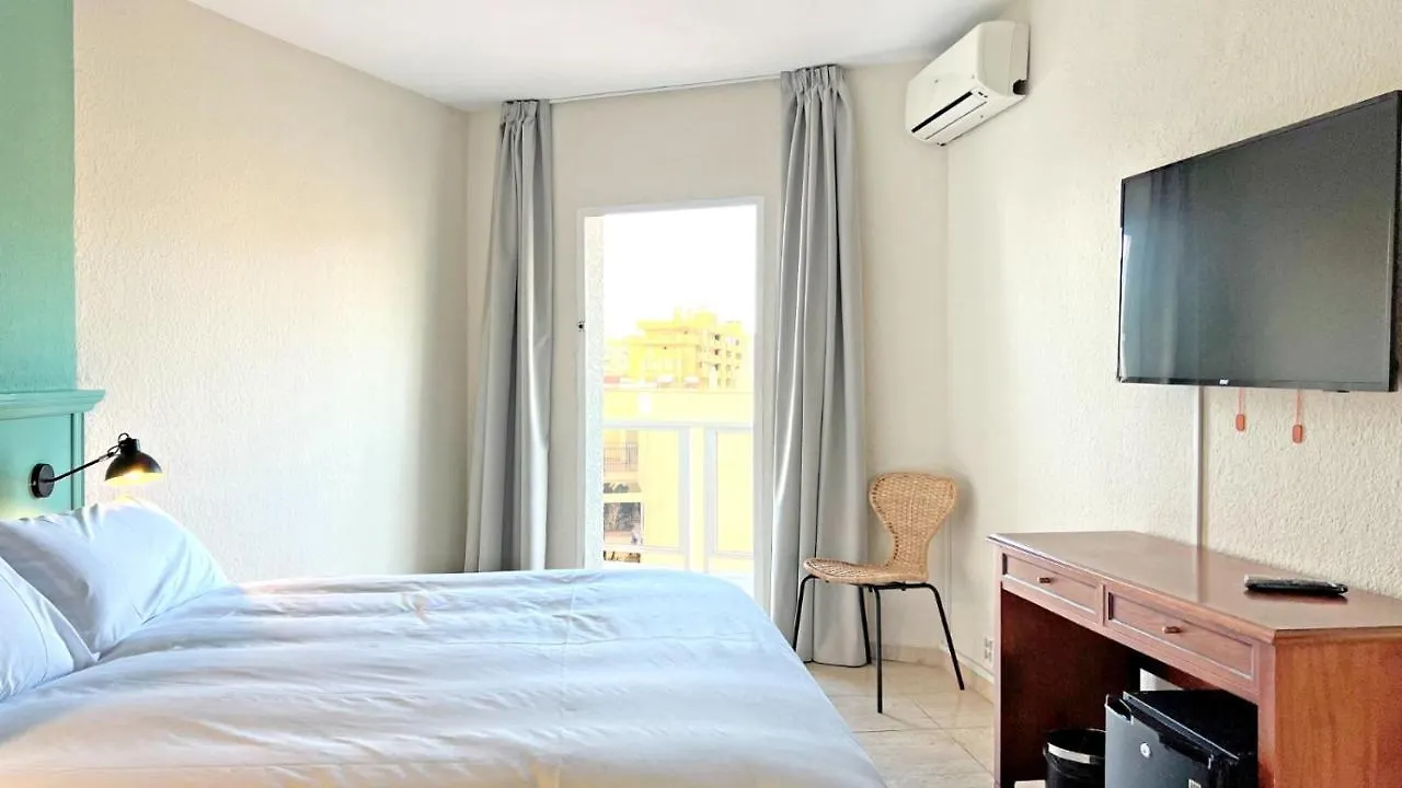 Moon Dreams Fuengirola Hotel 3*,